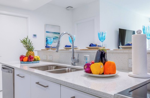 Parkside Apartment | Modern 1BR Apt in Hollywood, FL – 5 Mins to Beach, W/Pool, Gym, & Free Parking