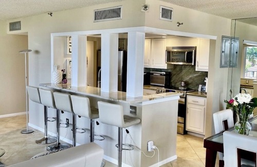 Boca Raton Condo | Modern 2BR 2B Condo on the Intracoastal. 90 Day Rental min.