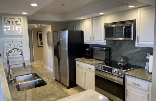 Boca Raton Condo | Modern 2BR 2B Condo on the Intracoastal. 90 Day Rental min.
