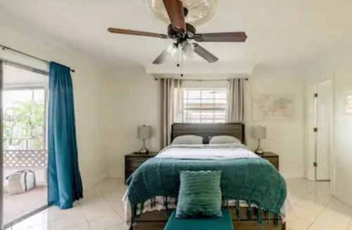 Conway House | Modern 3-Bedroom Oasis w/ a pool!