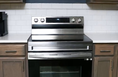 Seven Oaks House | Modern 3BR/3BA Brick Home for Luxury Stay Near Everything!