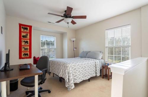 Durham House | Modern 3BR Durham Retreat Near Duke & DT Sleeps 6