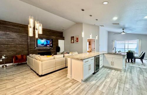 Kissimmee House | Modern 4BR2BA with pool in gated community