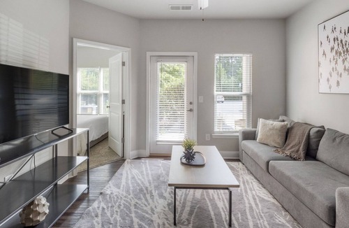 Johns Island Apartment | Modern Apartment in Prime Location (ID3619X04)