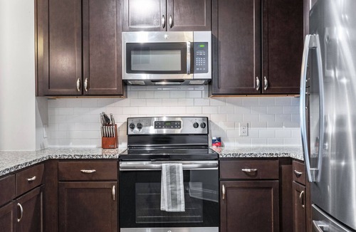 Matthews Apartment | Modern Apartment in Prime Location (ID8773X70)
