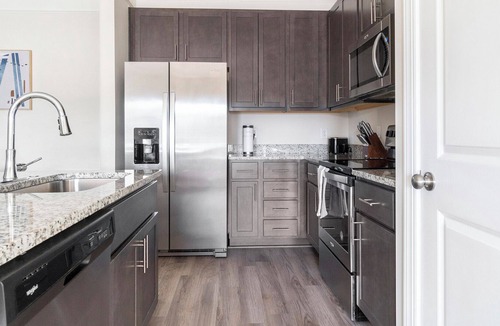 Clayton Apartment | Modern Apartment in Prime Location (ID1012X166)