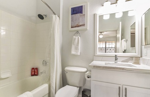 Baldwin Park Apartment | Modern Apartment in Prime Location (ID7593X55)