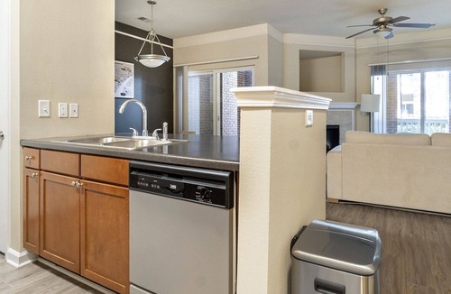 Northwest Raleigh Apartment | Modern Apartment in Prime Location (ID1189X390)