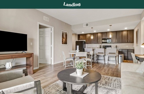 Trafalgar Apartment | Modern Apartment in Prime Location (ID8394X24)