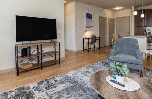 Baldwin Park Apartment | Modern Apartment in Prime Location (ID4310X2)