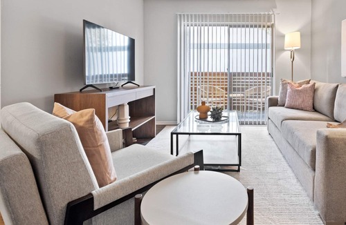 St. Petersburg Apartment | Modern Apartment in Prime Location (ID8470X25)