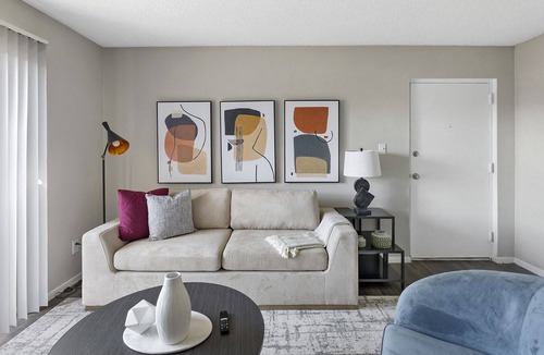 St. Petersburg Apartment | Modern Apartment in Prime Location (ID1313X620)