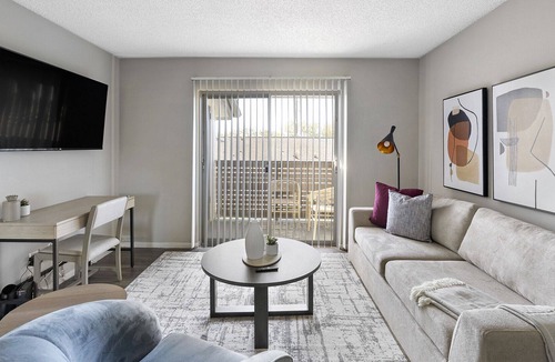 St. Petersburg Apartment | Modern Apartment in Prime Location (ID1313X620)