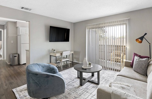 St. Petersburg Apartment | Modern Apartment in Prime Location (ID1313X620)