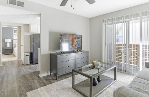 St. Petersburg Apartment | Modern Apartment in Prime Location (ID1213X949)