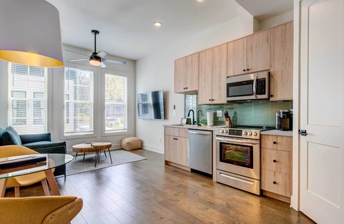 Summerhill House | Modern Atlanta Townhome Rental ~ 2 Mi to Downtown!