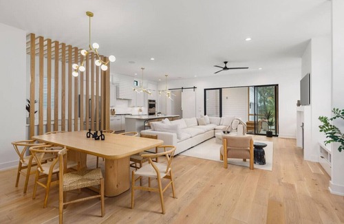 Green Hills House | Modern Beauty in Green Hills w/2 Patios, Garage