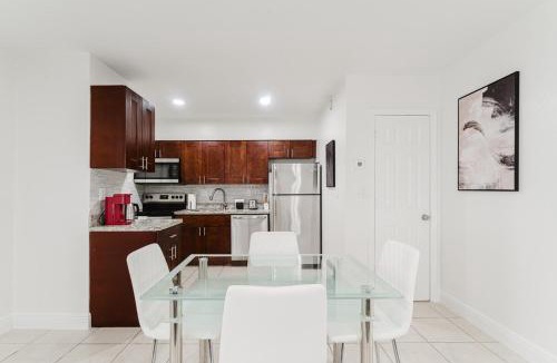 Boca Raton Apartment | Modern Boca Condo Near FAU - 2 KING BR, Pool