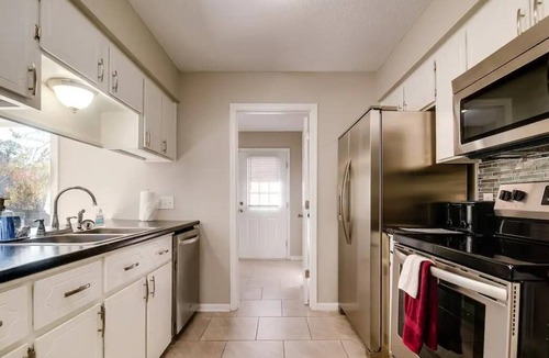 Hinesville House | Modern Bungalow near Ft. Stewart