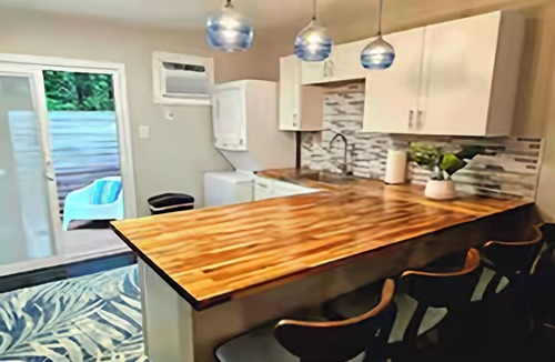 Oakhurst Apartment | Modern Charlotte Apartment
