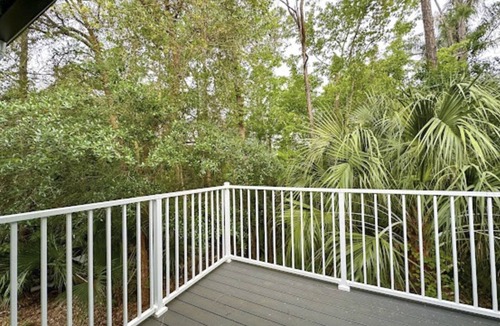 Royal Palm Bay Condo | Modern condo with outdoor pool, full kitchen