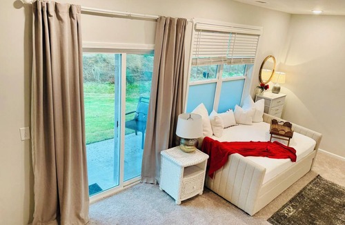 Apex Apartment | Modern Cottage Suite with Private Entrance, Outdoor Patio, & Off-Street Parking
