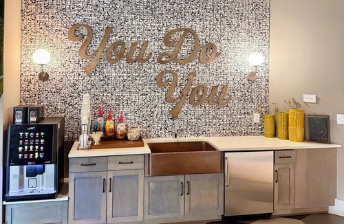 Villa Heights Apartment | Modern Cozy Stay in Charlotte Free Parking + Great Location