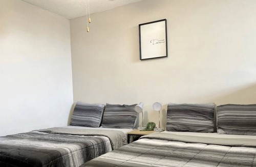National Hills Apartment | Modern Gem 5 mins to Masters!