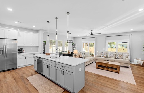 Fountain Inn House | Modern home in charming Fountain Inn