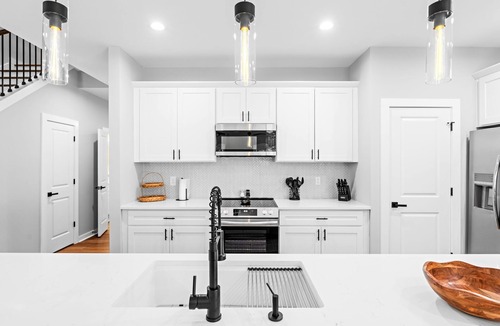 Fountain Inn House | Modern home in charming Fountain Inn