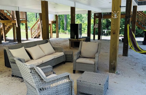 Oriental House | Modern Home near Oriental, NC Broad Creek, with Grill, Kayaks, Outdoor Shower