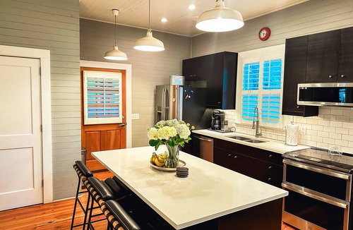 Athens House | Modern Home with Hot Tub: Walk to Game!