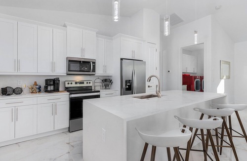Mariner House | Modern Lux Home with Heated Pool