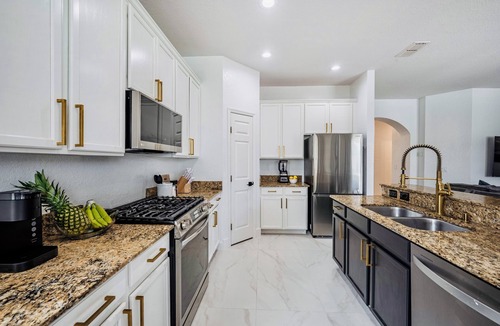 Kissimmee Villa | Modern Lux Villa Mins to Disney! Resort Home w/Pool and Hot Tub! No Resort Fee!
