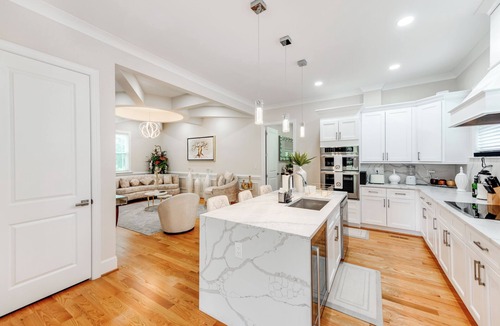 Charlotte House | Modern Luxury Home near NoDa 5BR, 5BA, Sleeps 10