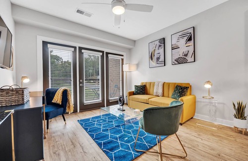 Plaza Midwood Apartment | Modern Luxury ☞ King Bed ☞ 1BR in Plaza Midwood