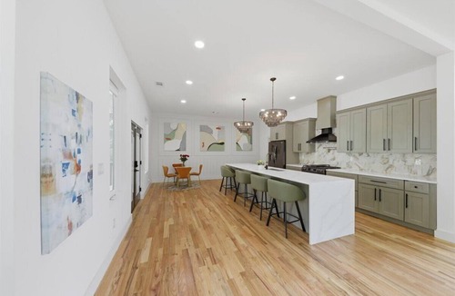 Atlanta House | Modern Luxury Sunlit Retreat- Near Airport- Spacious- Convenient