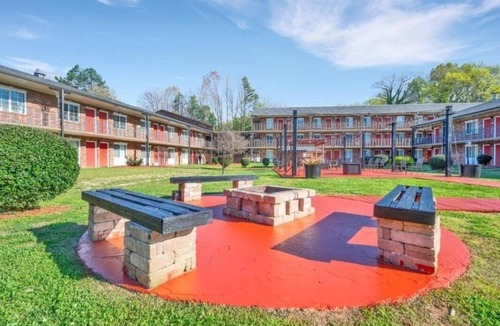Sheffield Park Apartment | Modern Mins To "Atrium & Novant" Uptown Char Airport