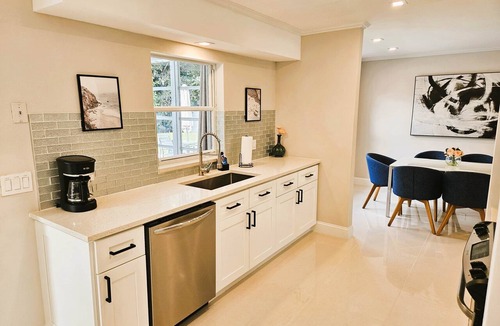 Vero Beach South House | Modern Pool Home- 35th Ave