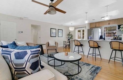 Pine Castle House | Modern Poolside Bungalow in the Heart of Orlando