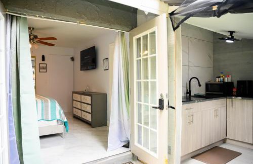North Lauderdale House | Modern Private Studio w-Kitchen-Near Beach N-Dining Major international sporting event Ready