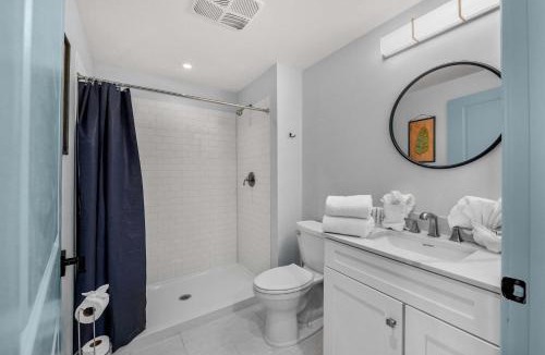 Conway House | Modern Retreat in the Heart of Conway