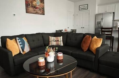 Pendergrass House | Modern Retreat Near Chateau Elan & Raceway