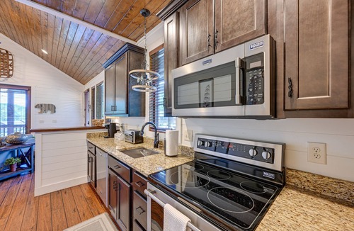 Tuckasegee Cabin | Modern-Rustic Glenville Cabin: Golf, Hike + Unwind