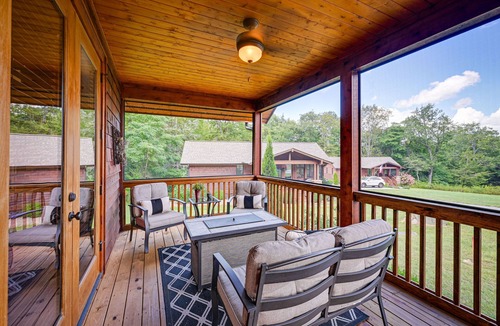 Tuckasegee Cabin | Modern-Rustic Glenville Cabin: Golf, Hike + Unwind