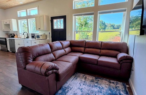 Bean Station Cabin | Modern Serene New Cabin in East TN. Near Cherokee Lake and 1 hr to Pigeon Forge