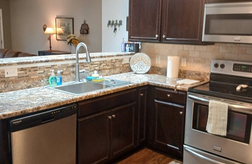 Jacksonville House | Modern, spacious 3 bed country home close to Camp Legeune and shopping.