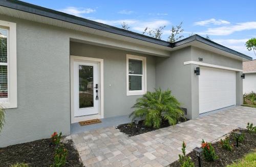 Port Charlotte House | Modern & Spacious 4-2 Home Great for Families