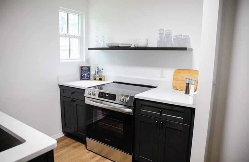 The Old Commons Apartment | Modern, Spacious Apartment in Downtown Beaufort!