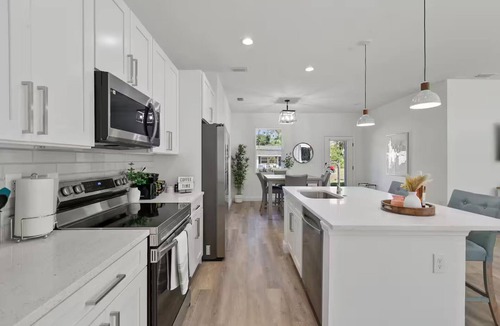 Port Charlotte House | Modern & Spacious 4 2 Home Great for Families!